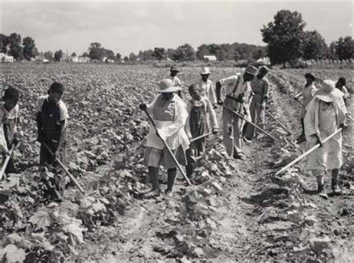 What were working conditions like for migrant workers in the 1930s?